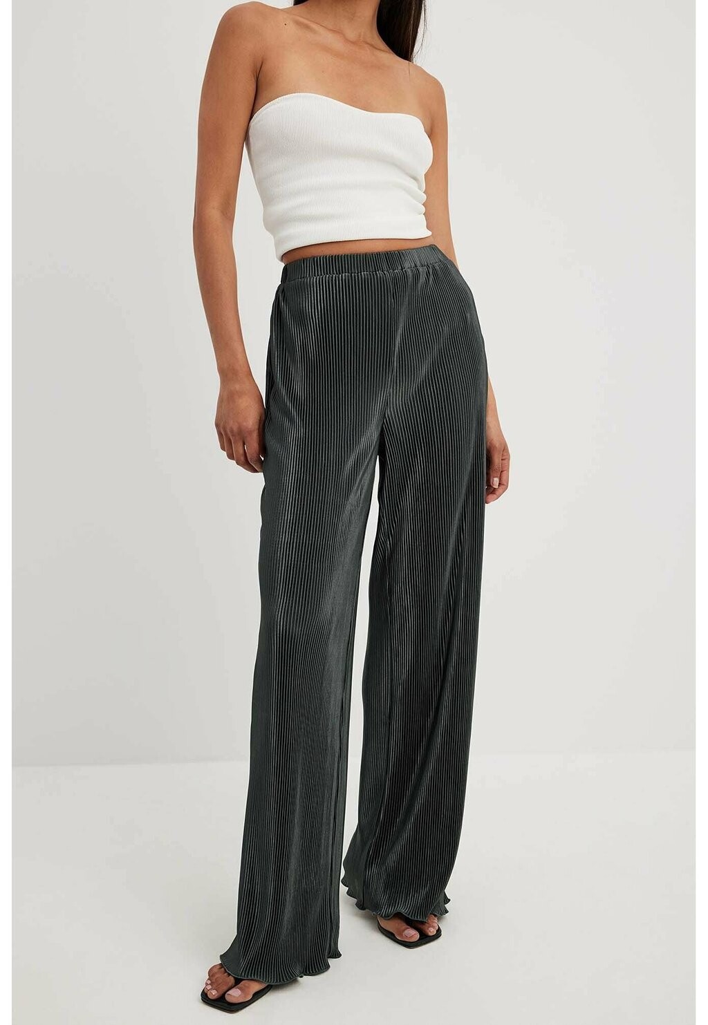 

Брюки NA-KD Plissierte Mit Hoher Taille, серый