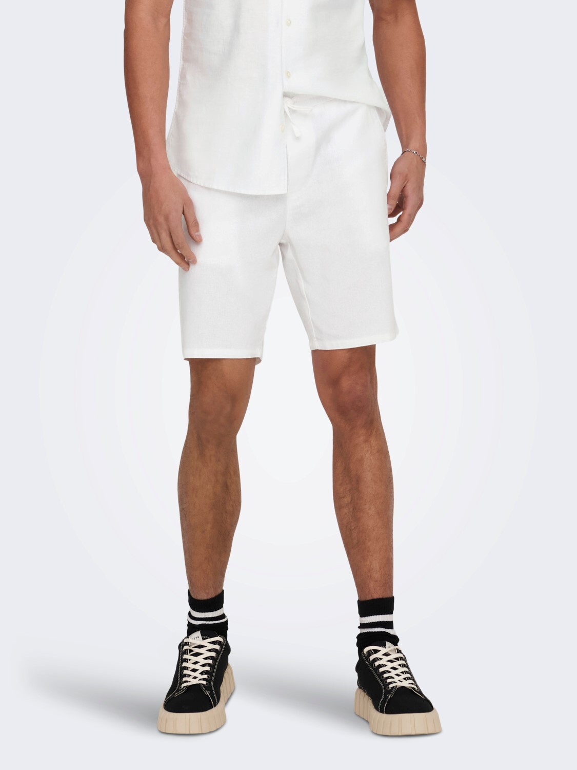 

Тканевые шорты ONLY Leichte Stoff Bermuda Hose ONSLINUS, белый