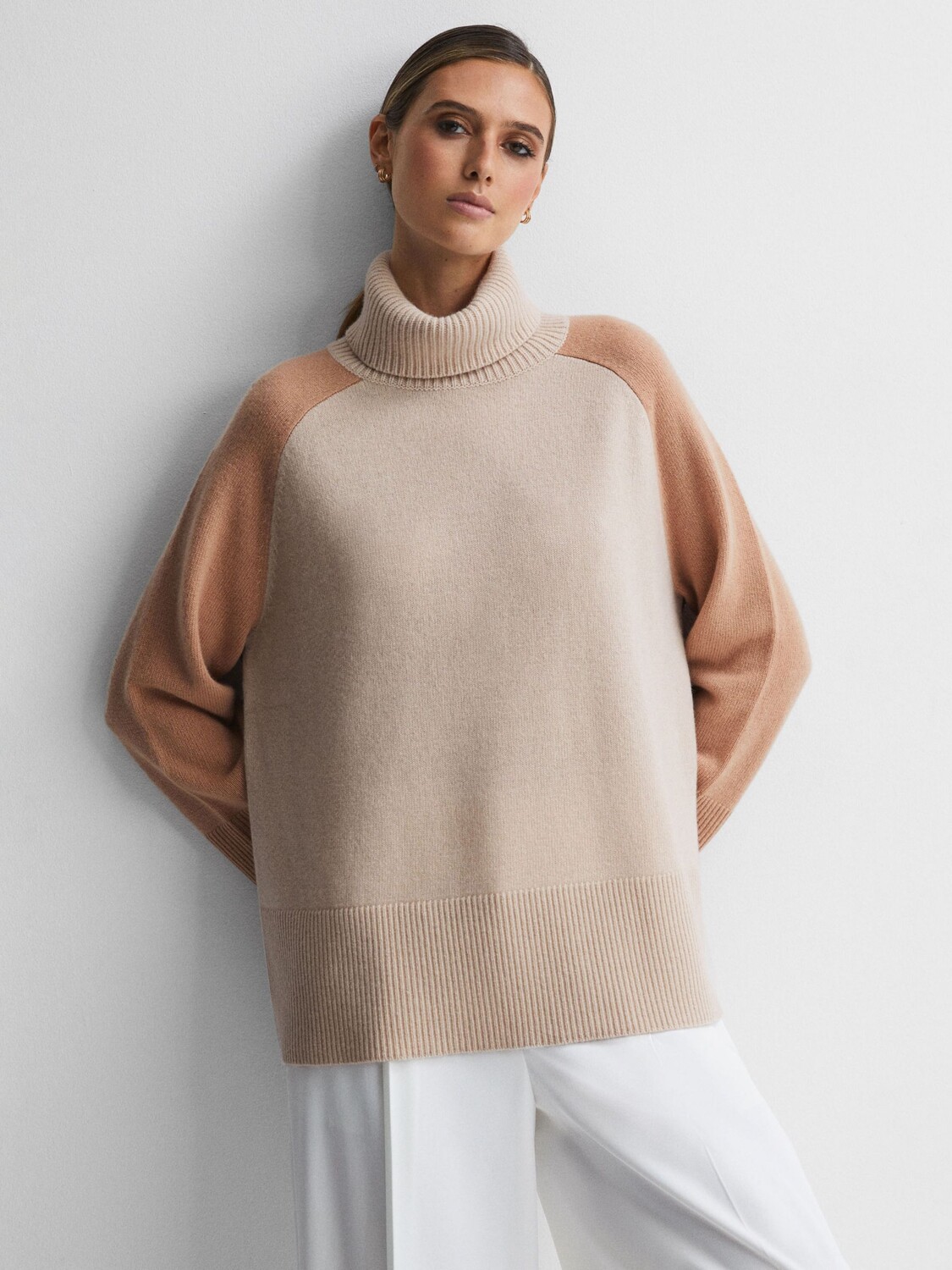 

Джемпер Edina Color Block из шерсти и кашемира Reiss, кэмел/древесный уголь