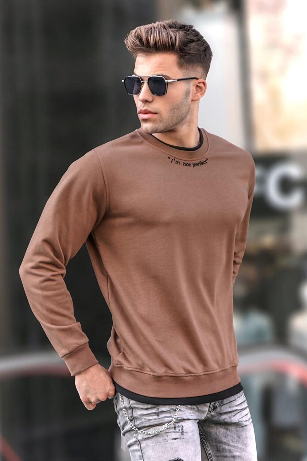 

Коричневый базовый свитшот Regular Fit 5894 MADMEXT