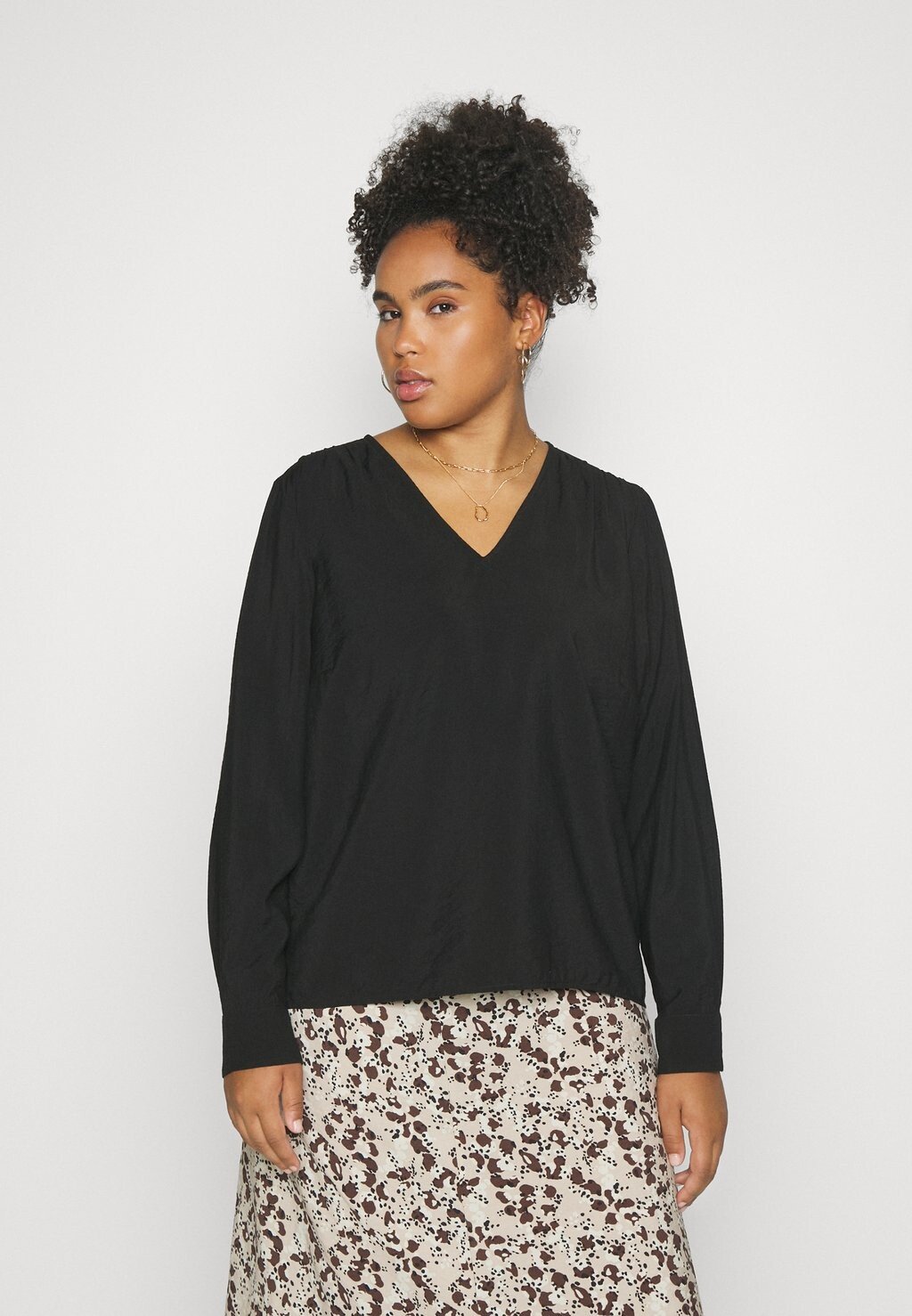 

Блузка Vero Moda, черный
