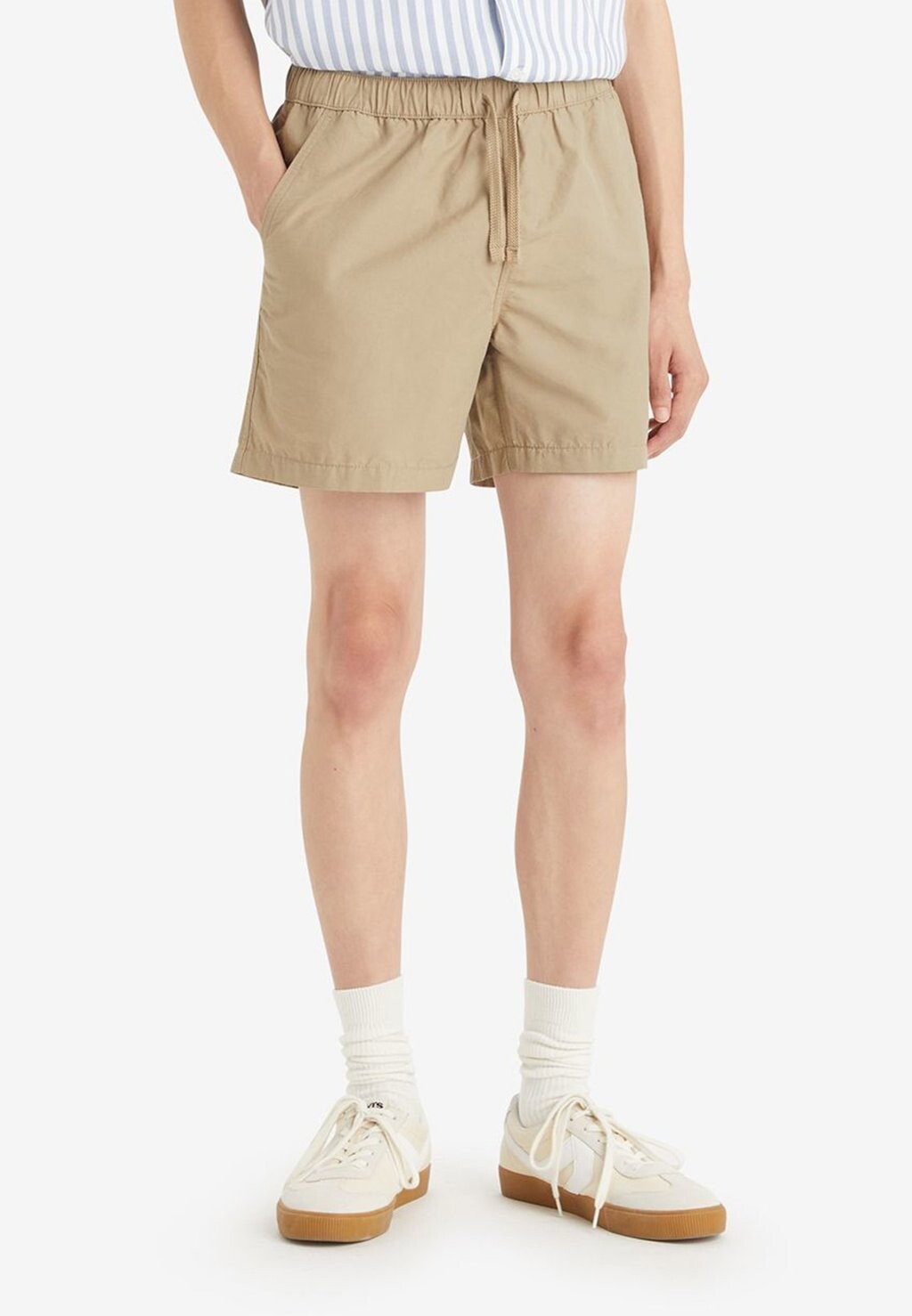 

Шорты EASY Levi's, земля