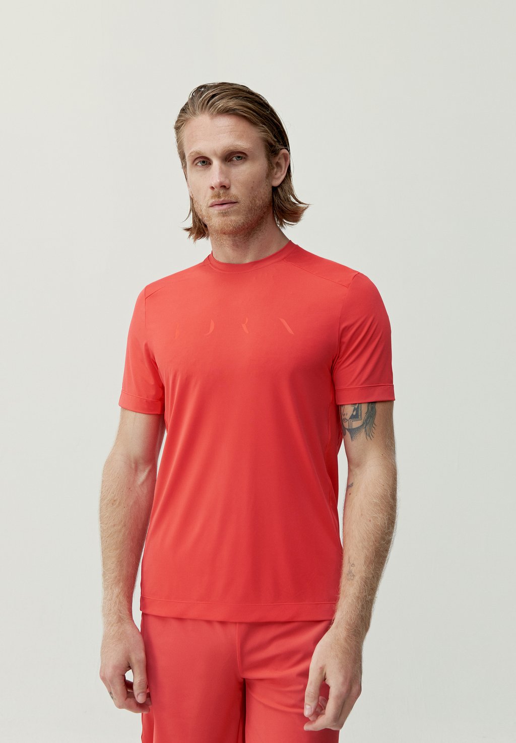 Спортивная футболка VOLTA Born Living Yoga, цвет coral