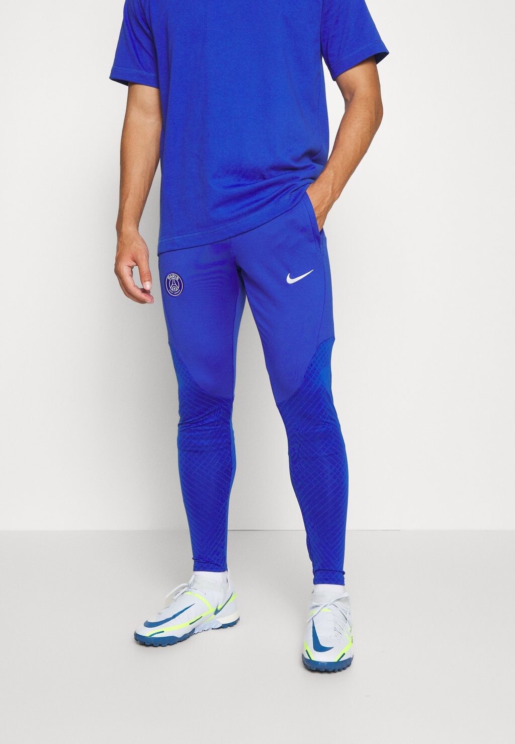 

Спортивные брюки Nike