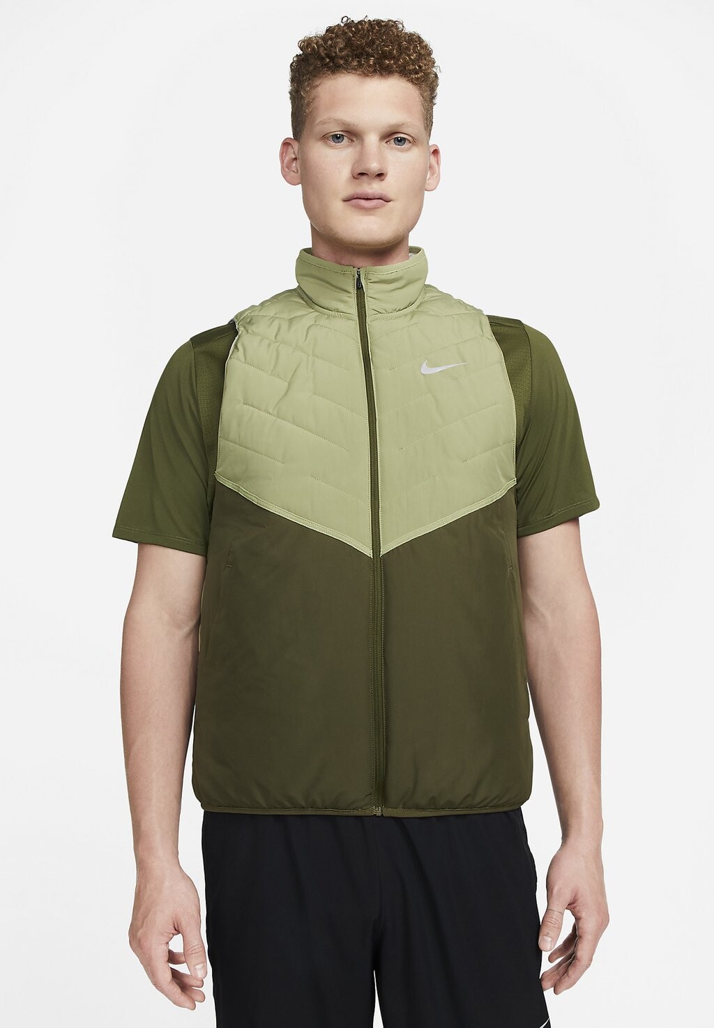 

Жилет Nike