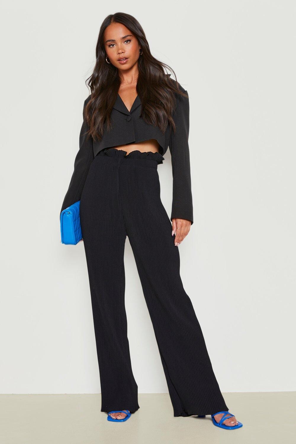 

Плиссированные брюки petite paperbag по талии Boohoo, черный
