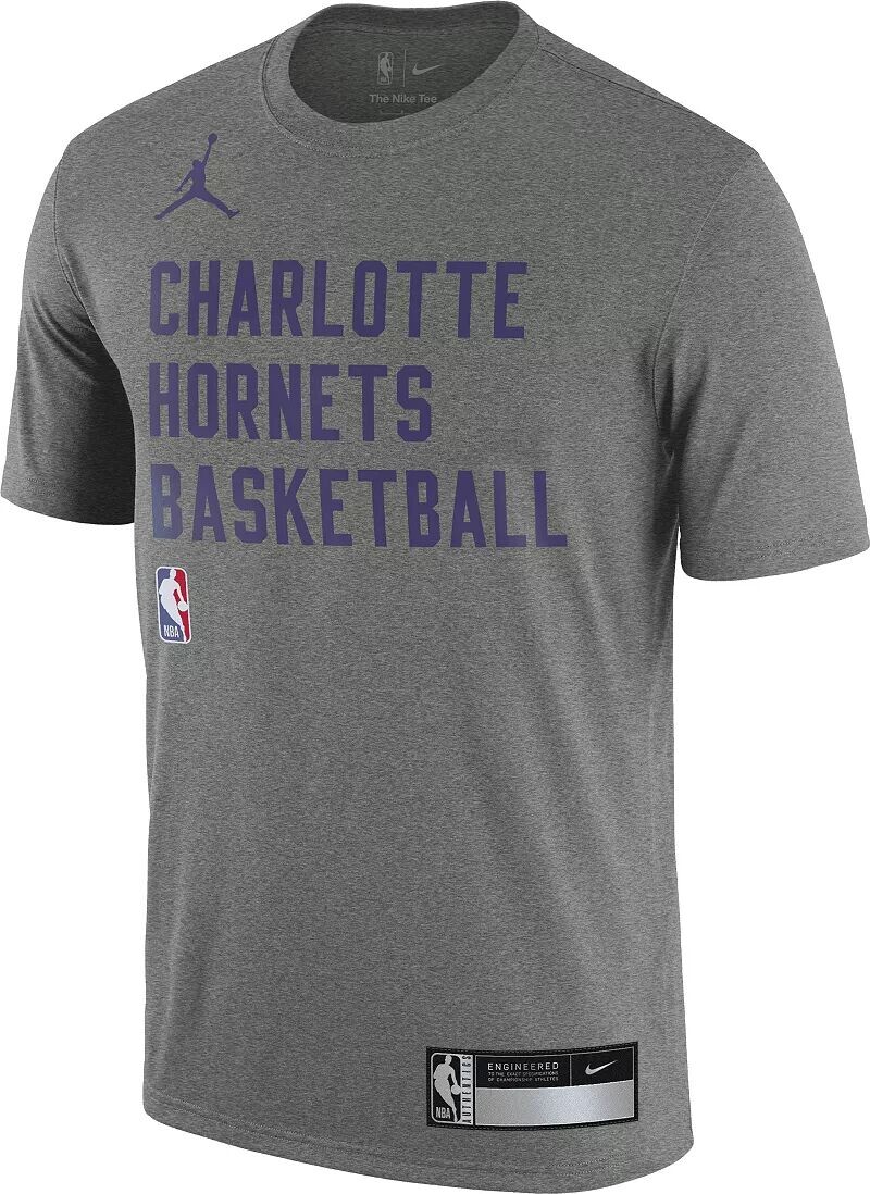 

Мужская серая тренировочная футболка Nike Charlotte Hornets