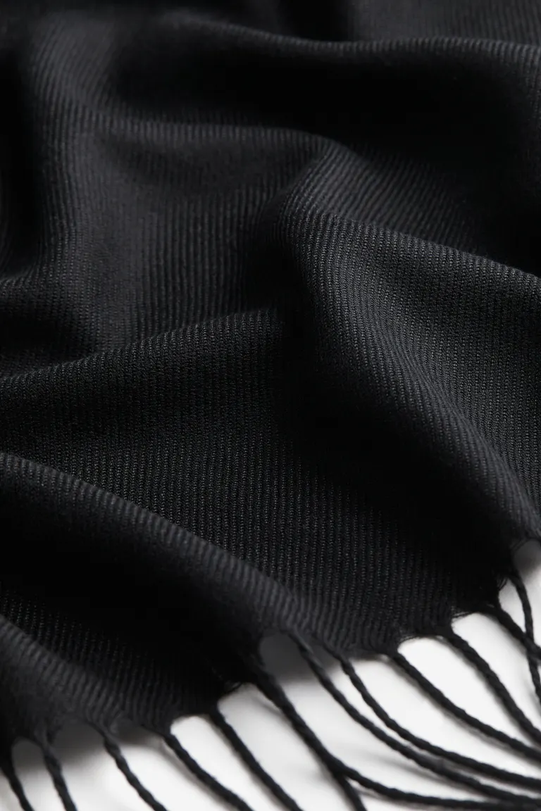 Шарф H&M, черный шарф с бахромой zara бирюзовый