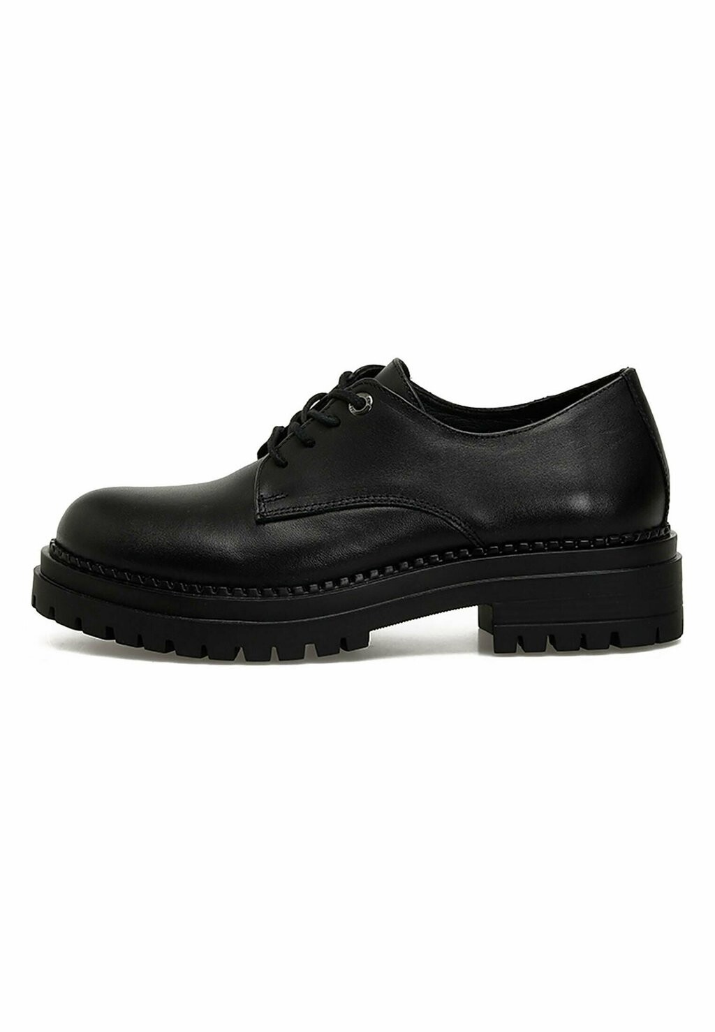 

На шнуровке Masculine Steken 3Pr Nine West, черный
