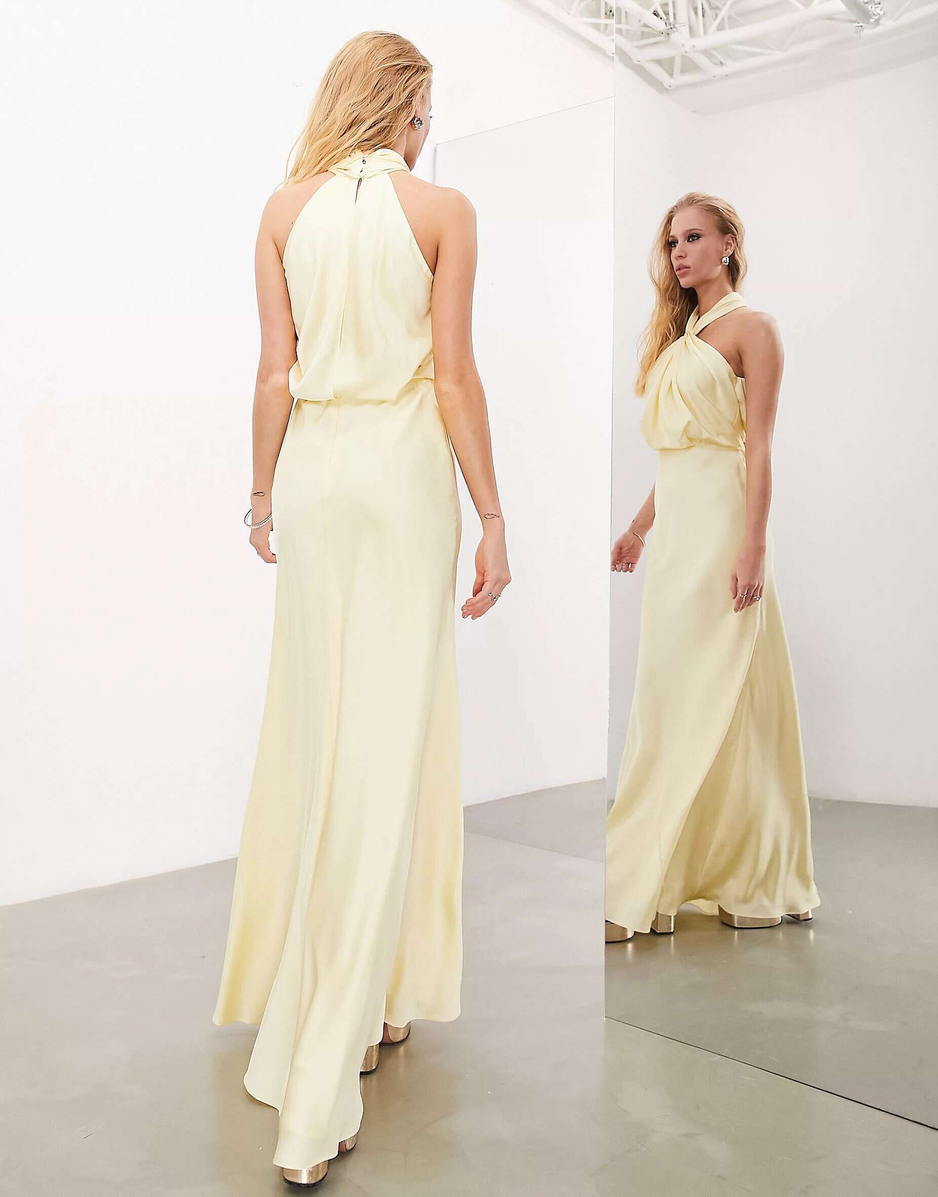 Лимонное атласное платье макси со сборками и воротником-бретелькой ASOS Bridesmaid цена и фото