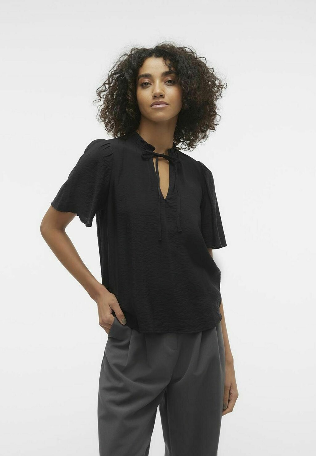 

Блузка Vero Moda, цвет black