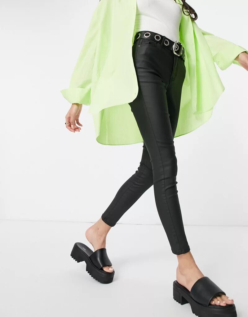 

Черные джинсы с покрытием Topshop Jamie