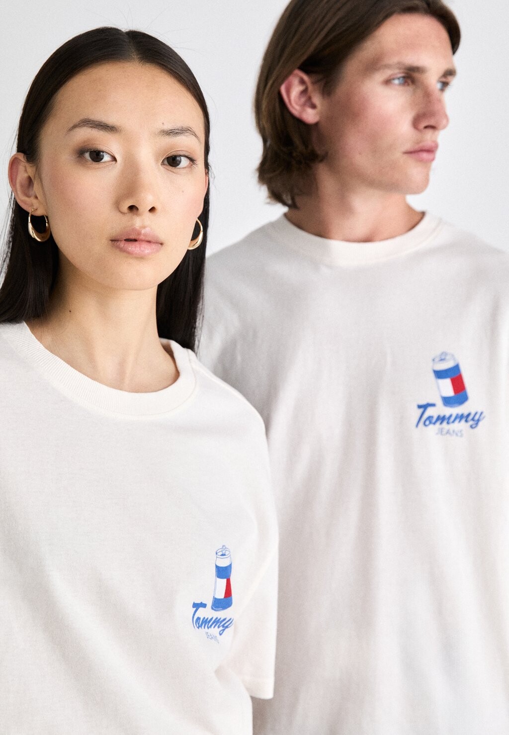 

Футболка с принтом Fun Novelty Tee Unisex Tommy Hilfiger, старинный белый