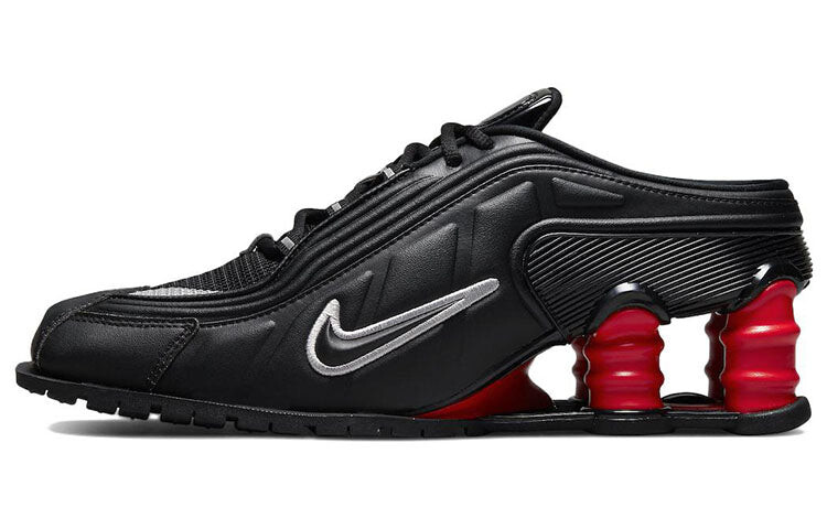 

Кроссовки женские Nike SHOX R4, черный / красный