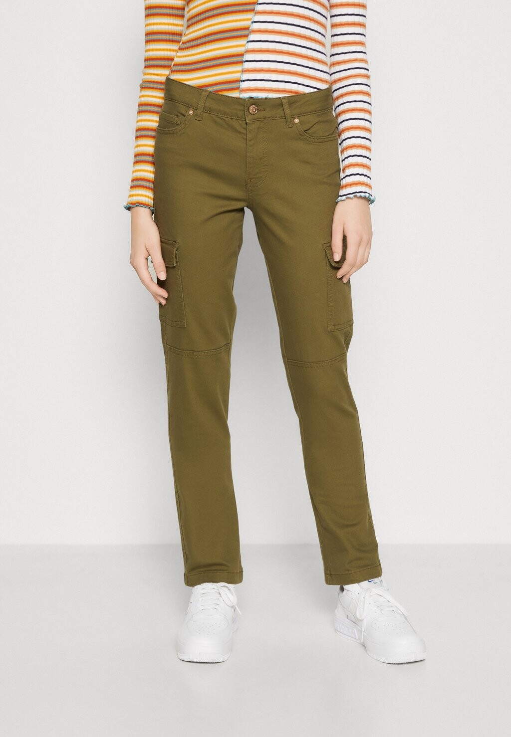 

Брюки карго Onlmissouri Slim ONLY, цвет winter moss