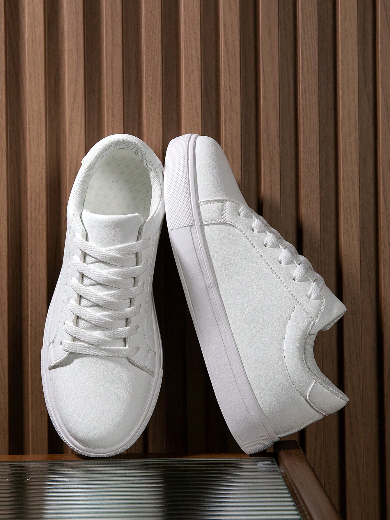 цена Мужская спортивная обувь для скейтбординга в минималистском стиле с передним ремешком, белый