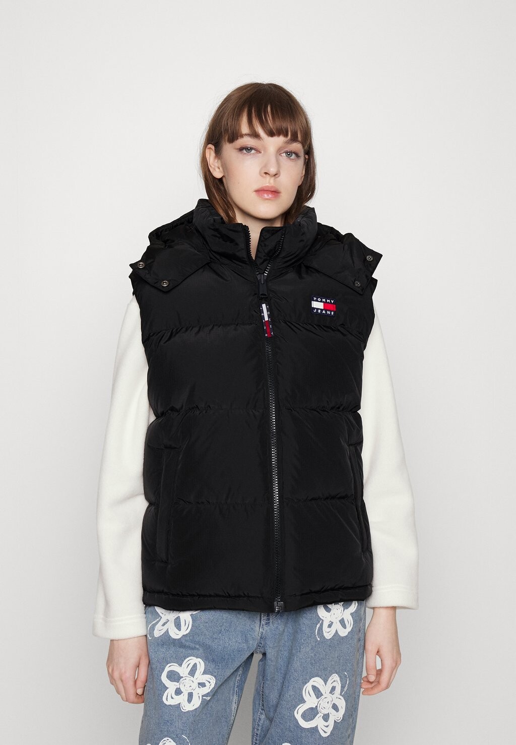 

Жилет Tommy Jeans, черный