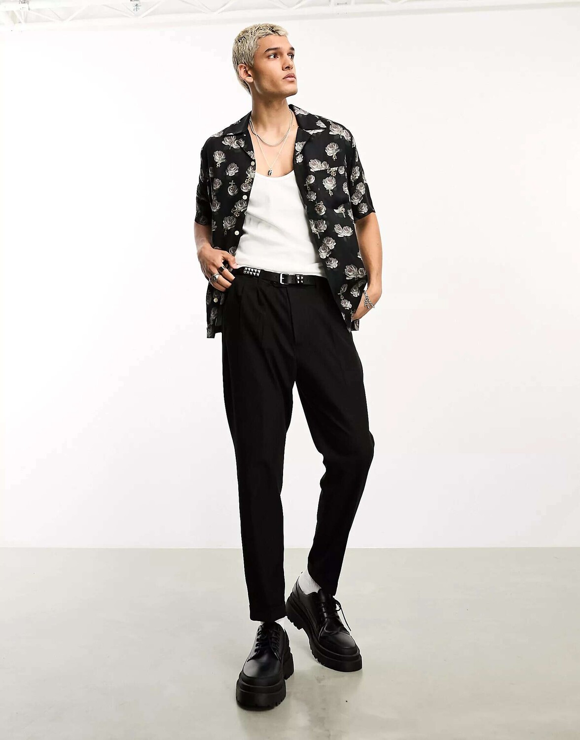 

Эксклюзивные однотонные брюки Morte в тонкую полоску AllSaints x ASOS