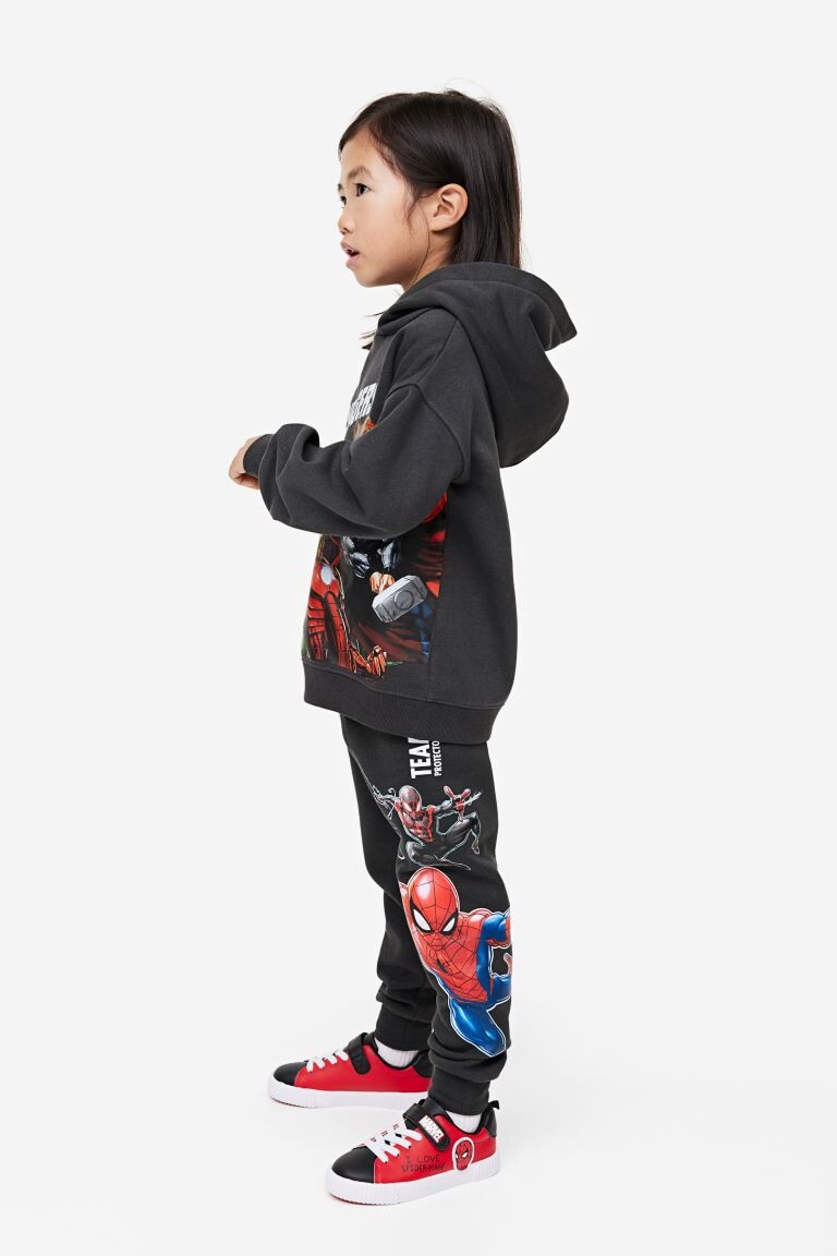 

Брюки-джоггеры с принтом H&M