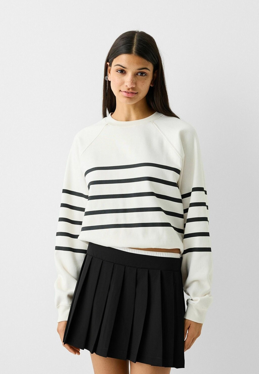 

Мини-юбка CONTRAST ELASTIC BOX Bershka, цвет black