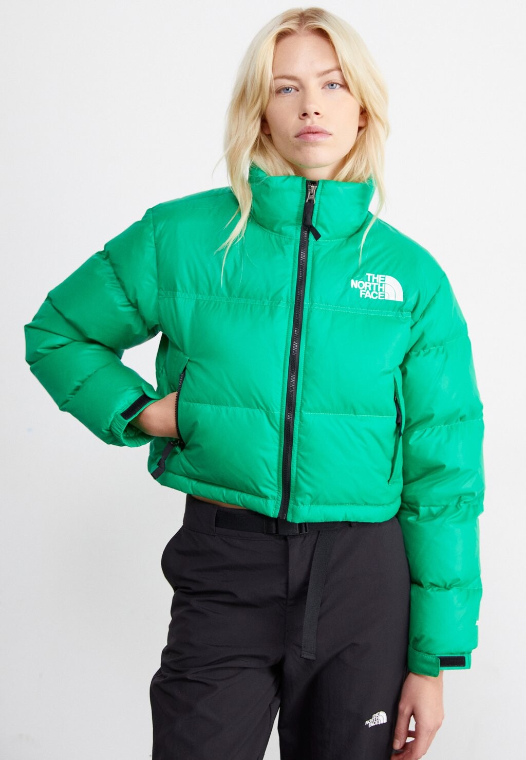 

Пуховик NUPTSE SHORT JACKET The North Face, зеленый