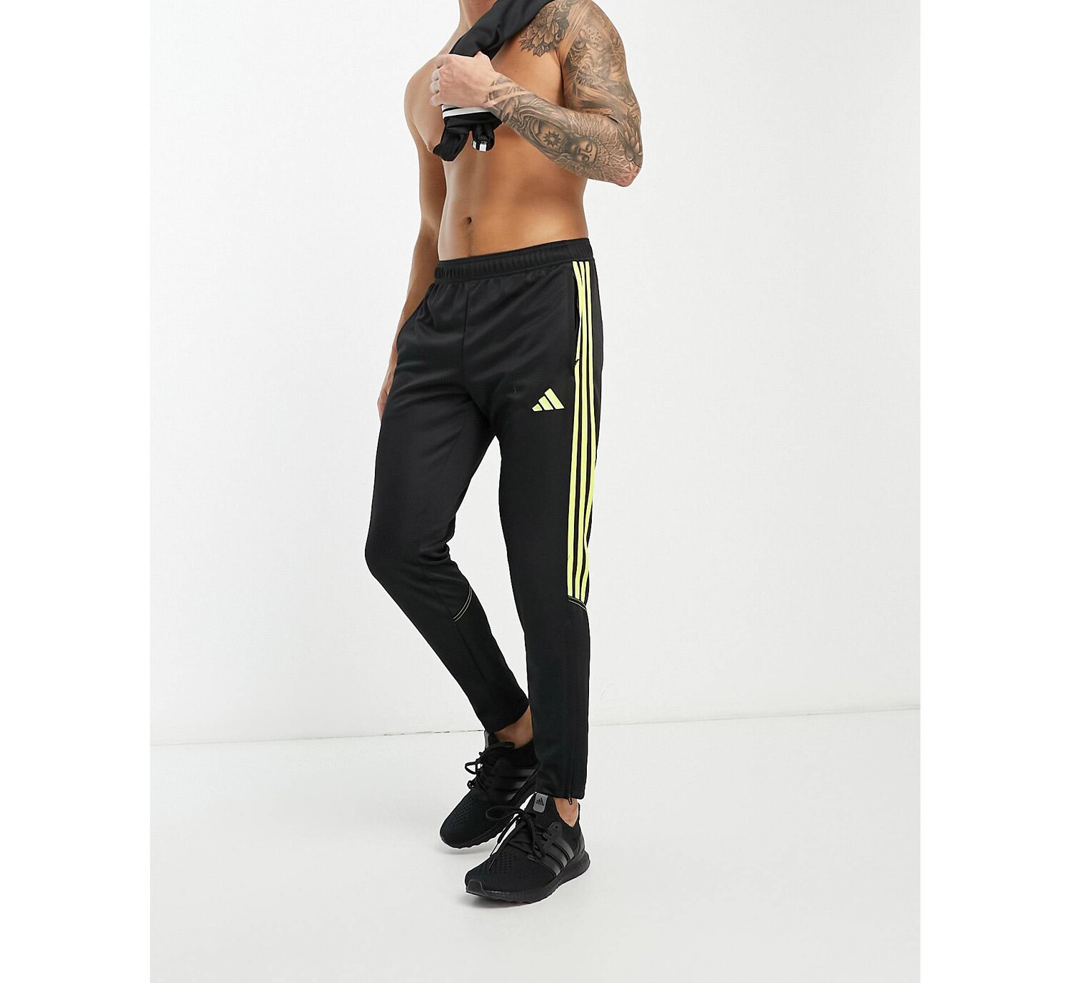 

Черно-желтые джоггеры adidas Football Tiro 23 adidas performance