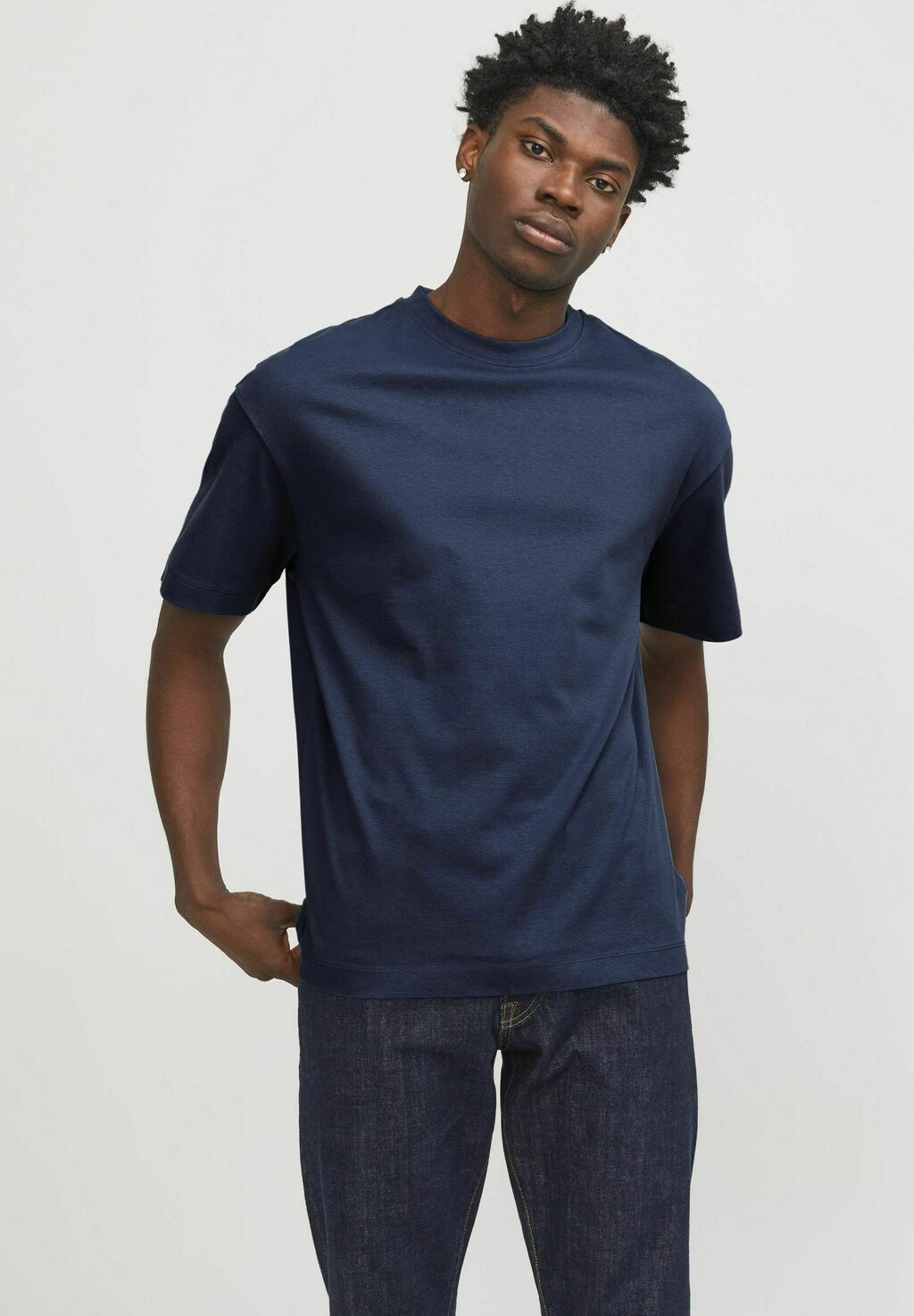 

Базовая футболка Kurzarm Dropped Shoulder Jack & Jones, цвет ensign blue