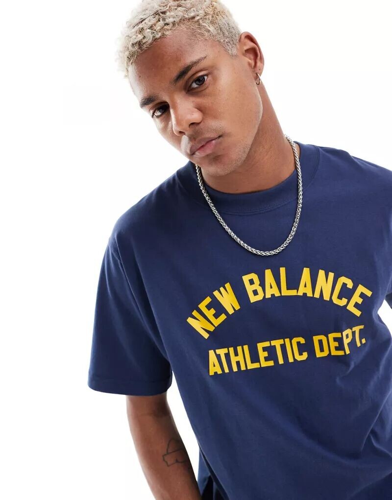 

Синяя футболка New Balance Sportswear's Greatest Hits