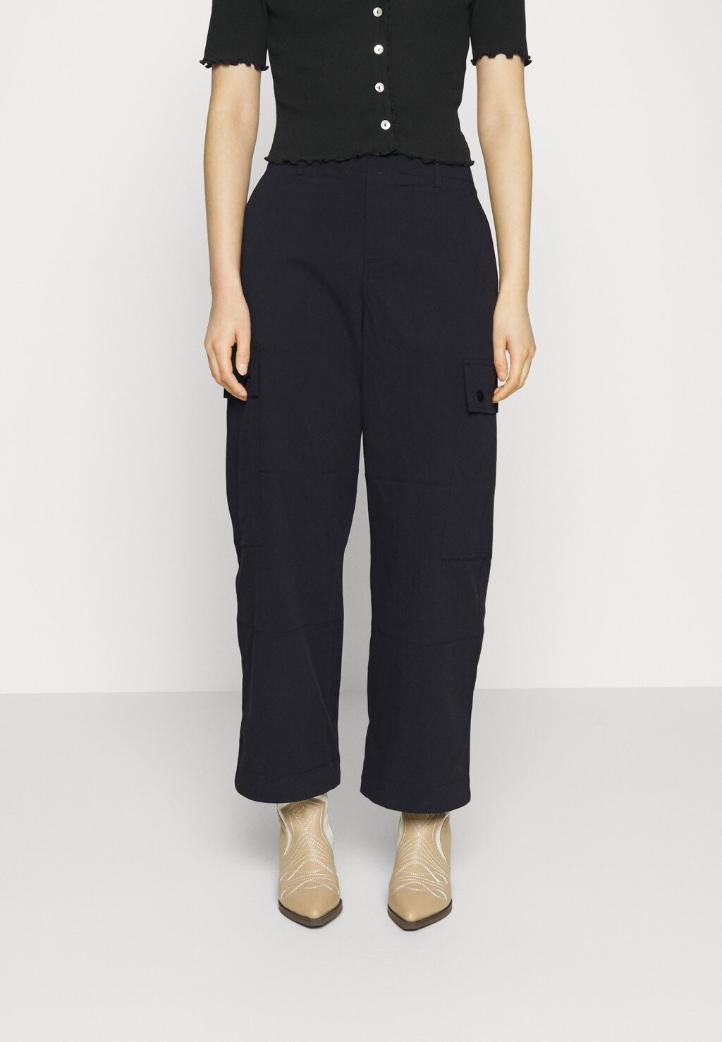 

Брюки карго Vero Moda, черный