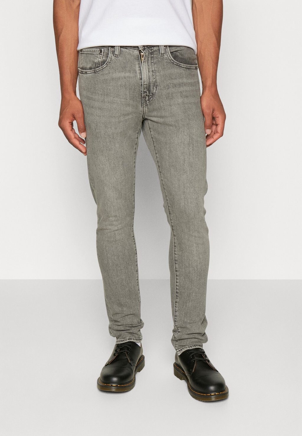 

Зауженные джинсы Levi's Taper, серый