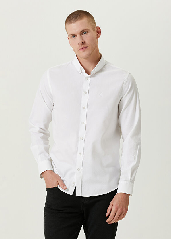 цена Белая оксфордская рубашка Network