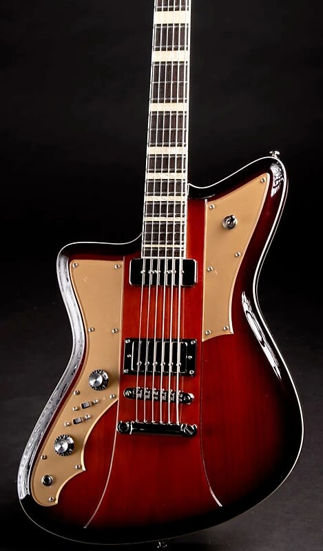 

Электрогитара Rivolta MONDATA BARITONE VII LH Chambered Mahogany Body 6-String Electric Guitar w/Soft Case - Lefty