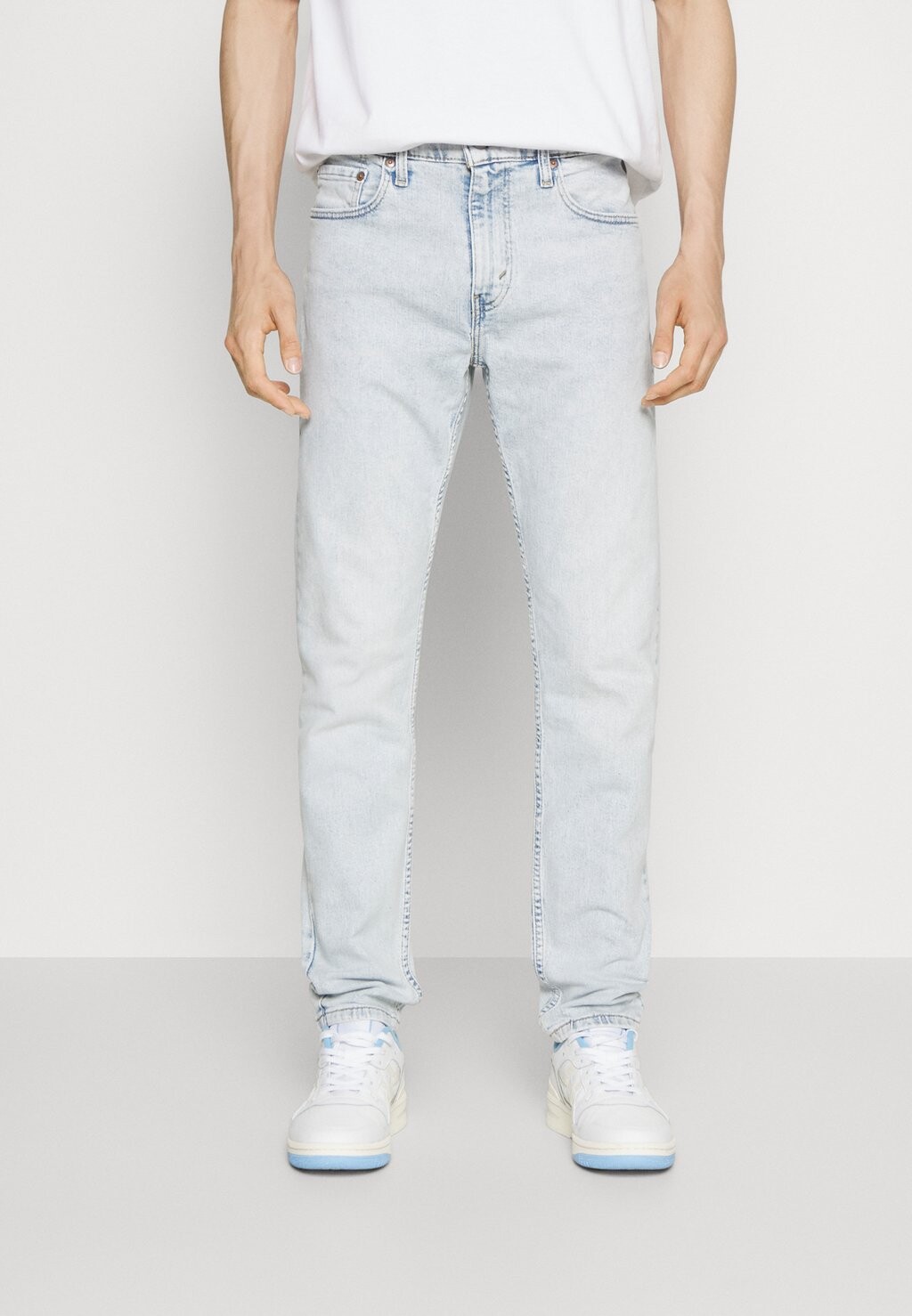 

Зауженные джинсы Levi's