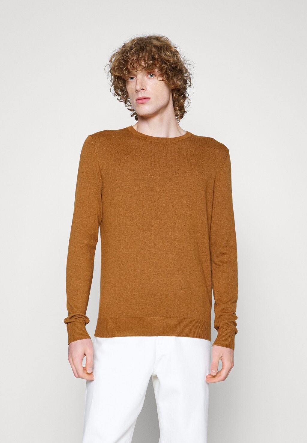 

Свитер JJEEMIL CREW NECK NOOS Jack & Jones, резина