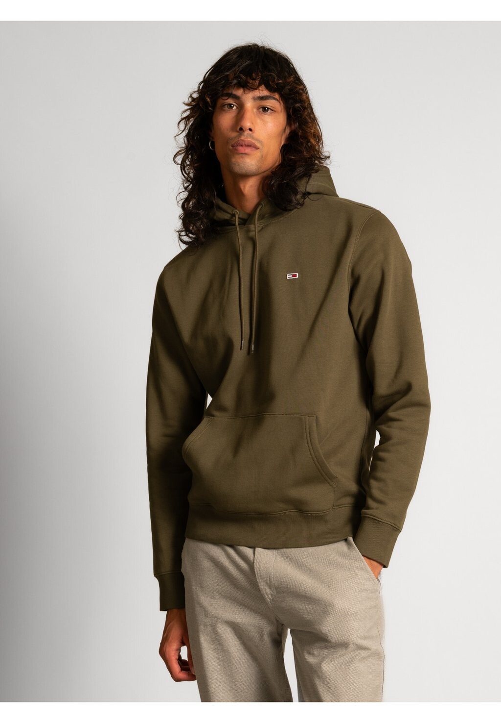 

Толстовка с капюшоном DM0DM REGULAR Tommy Jeans, оливковый