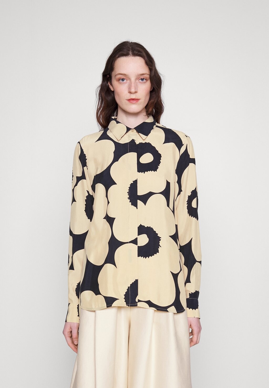 

Блузка на пуговицах Marimekko
