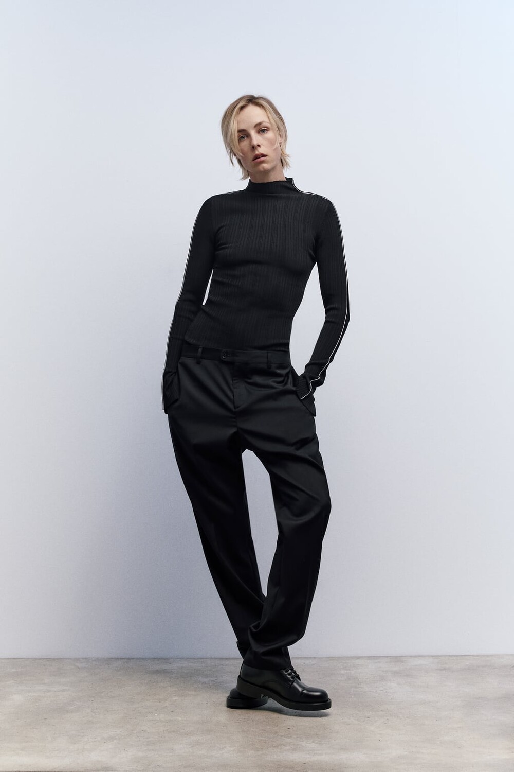 

Приталенный вязаный топ ZARA, черный