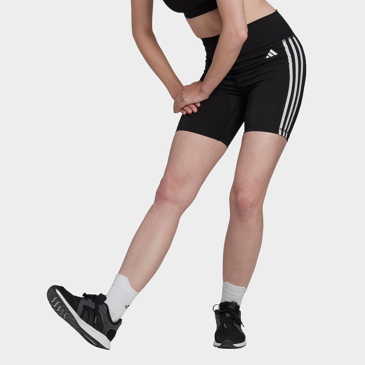 

Женские короткие леггинсы с высокой талией и тремя полосками adidas Training Essentials, черный