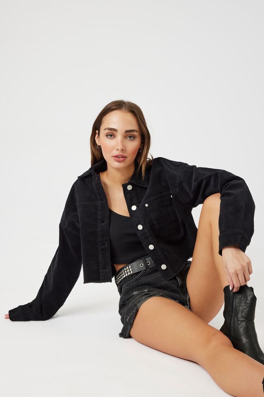 

Вельветовая укороченная куртка Trucker Forever 21, черный