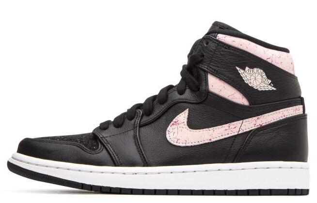 

Jordan 1 Retro High Черный Сильно-красный (W)