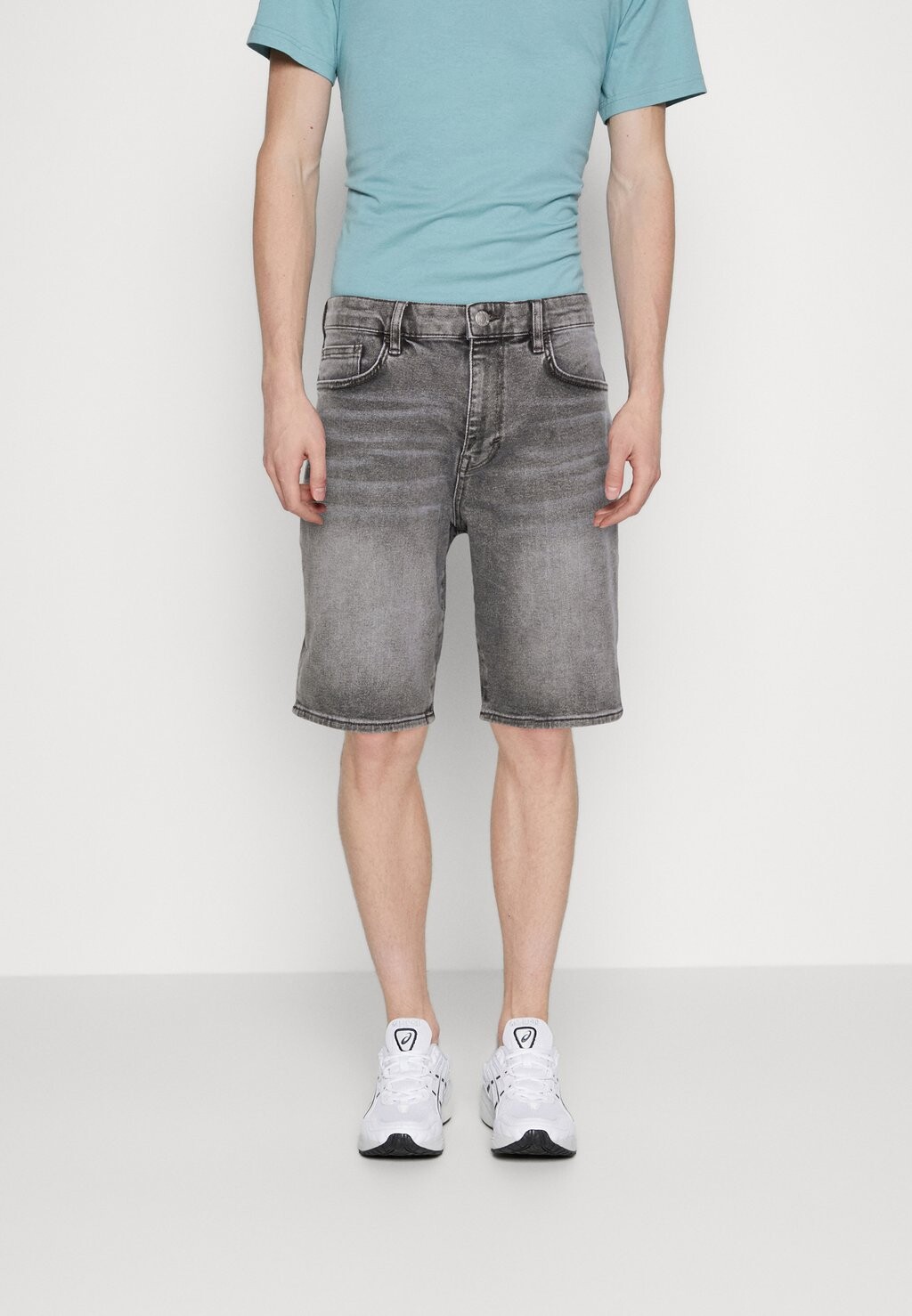 

Джинсовые шорты Esprit