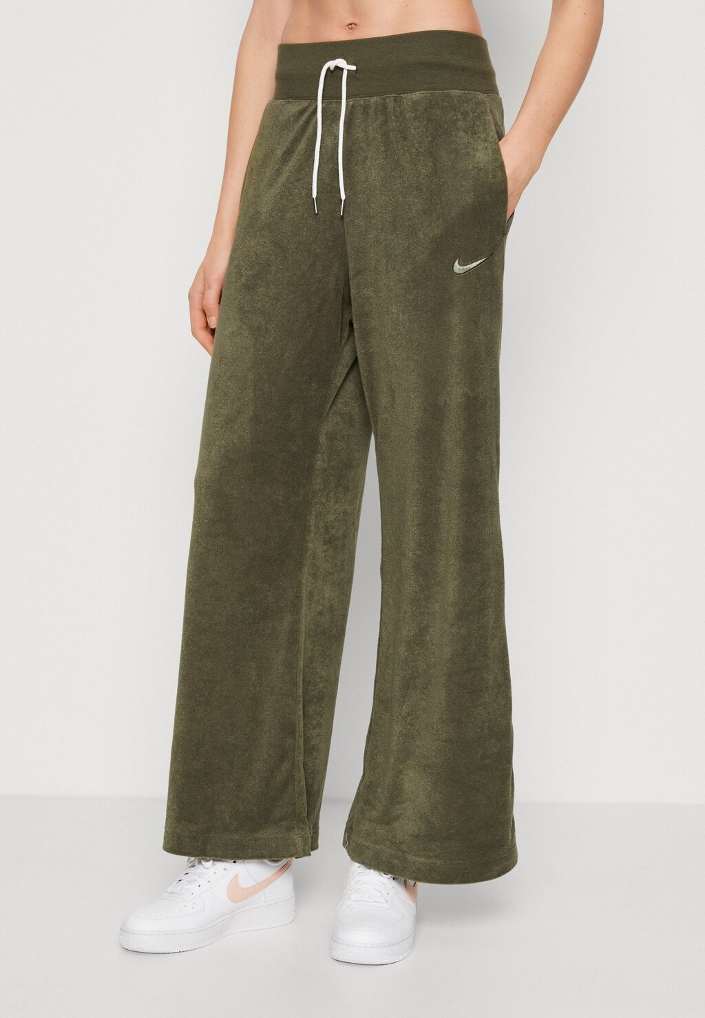 

Спортивные брюки Nike Leg Pant, карго хаки / масло зеленый, Серый