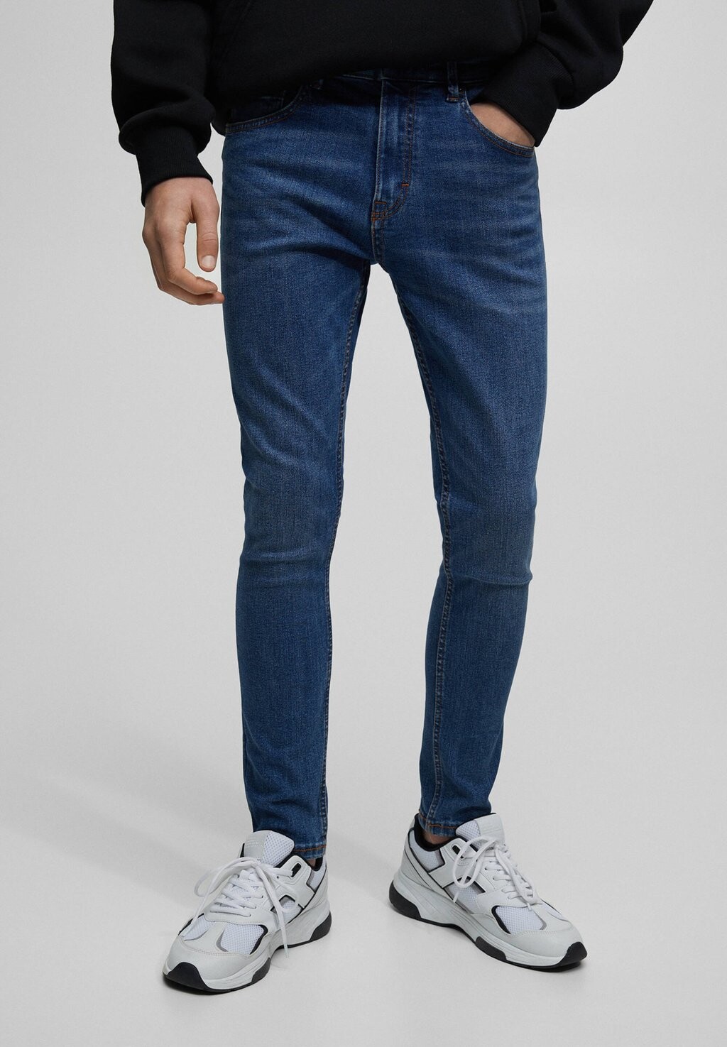 

Джинсы облегающего кроя PULL&BEAR