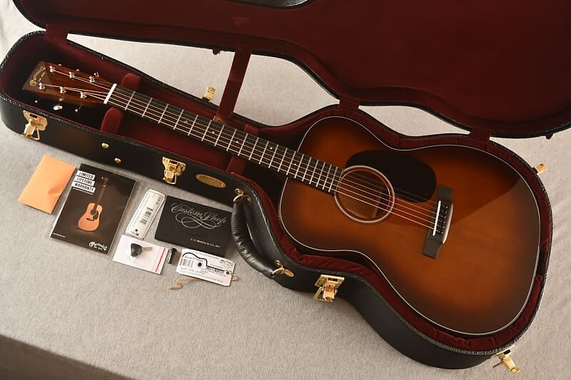 

Акустическая гитара Martin Custom Shop 000 18 Style Adirondack Ambertone #2714345