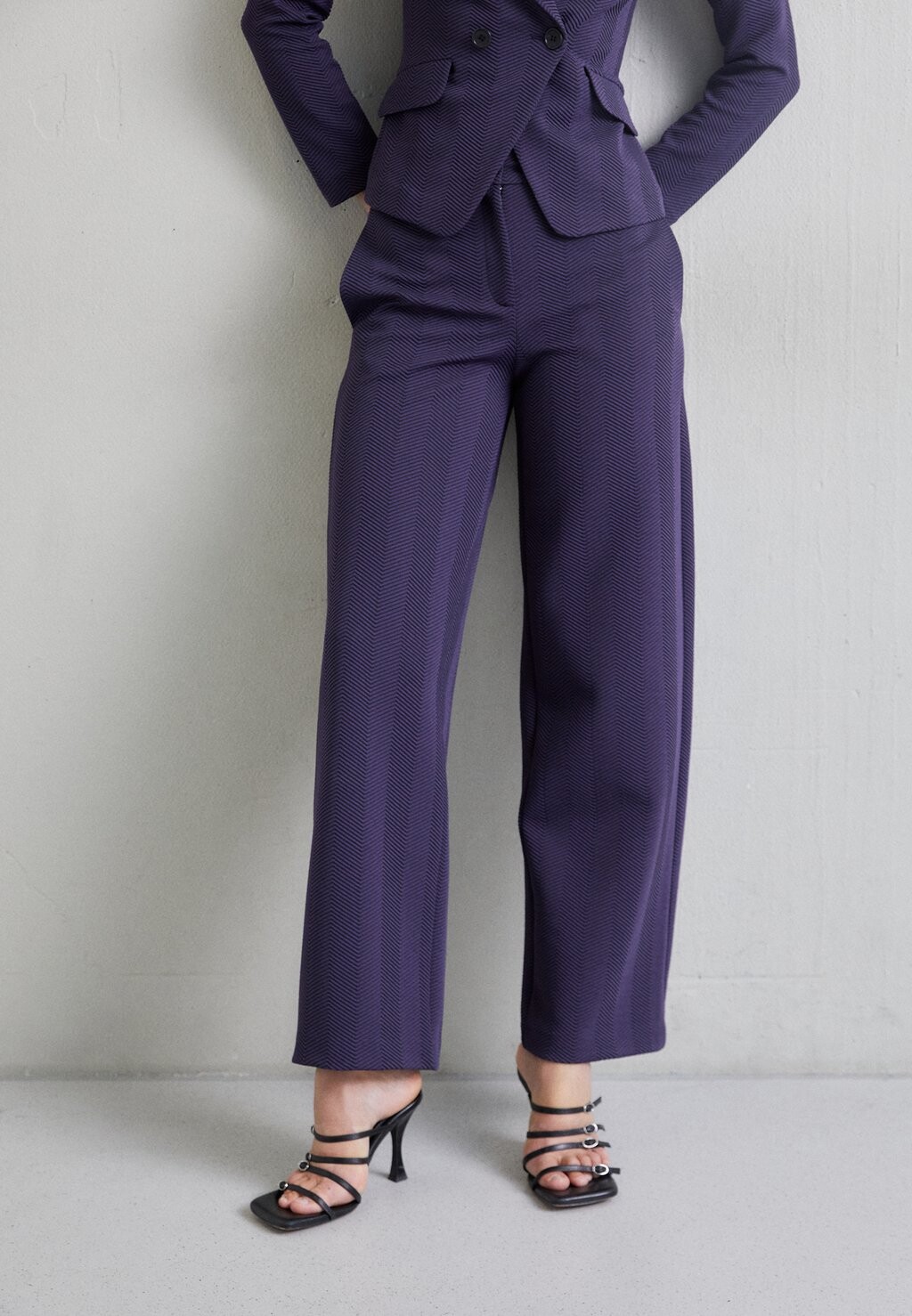 

Брюки PANTALONI Emporio Armani, темно-синий
