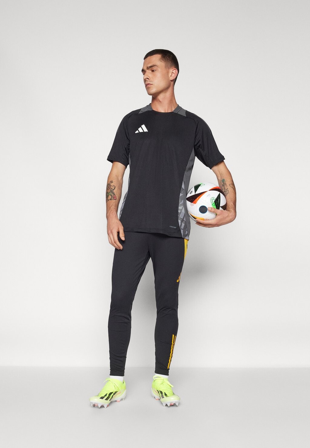 

Тайтсы JAMAICA JFF TRAINING PANT adidas, черный