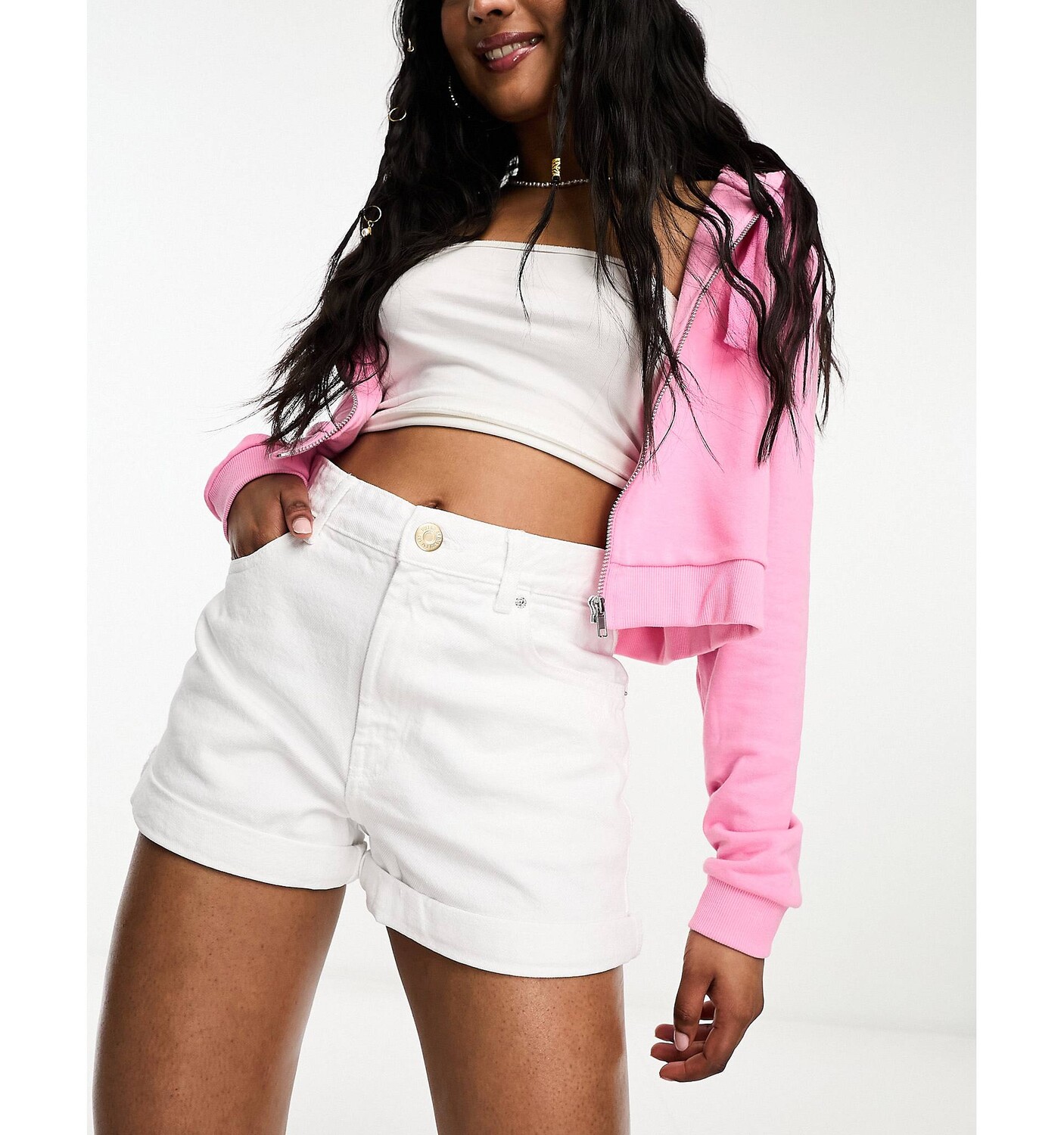 

Белые джинсовые шорты Mom с завышенной талией Pull&Bear