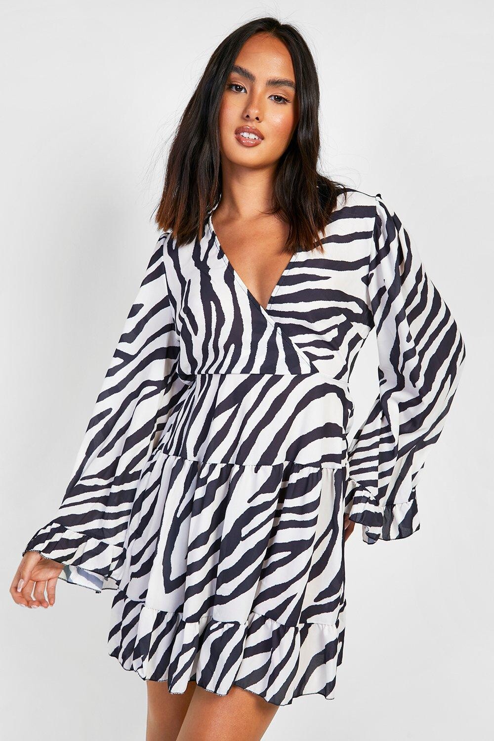

Тканое платье с рукавами зебра Boohoo, черный