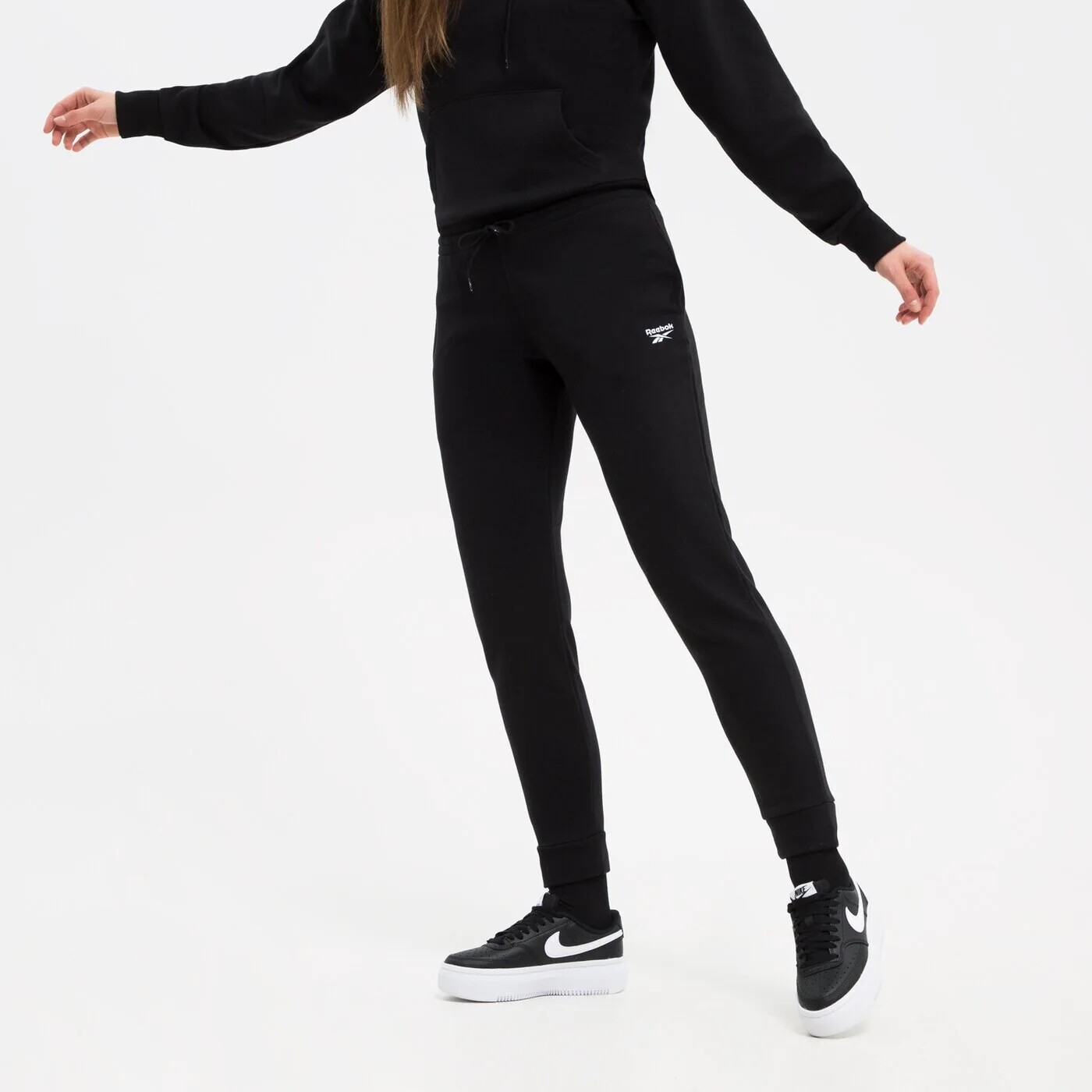 

Брюки Reebok, черный