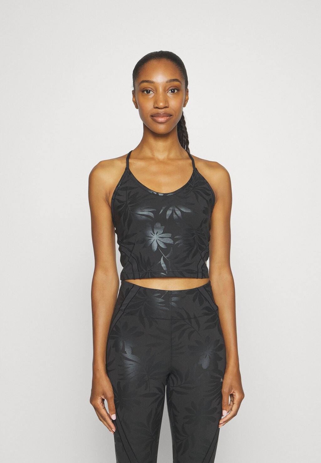 

Топ STUDIO ULTRABARE CROP Puma, пума черный